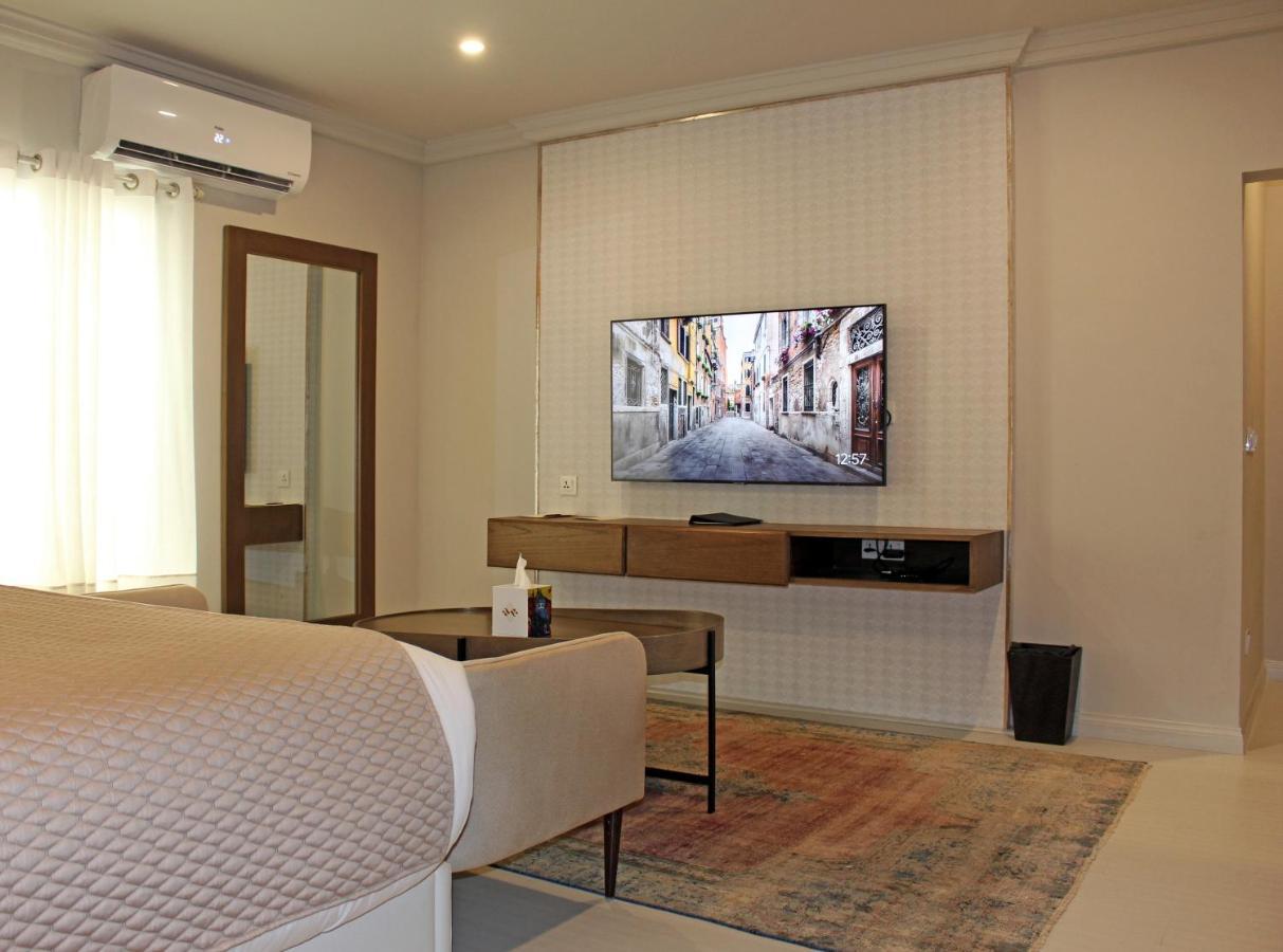 Ambiance Boutique Art Hotel การาจี ภายนอก รูปภาพ